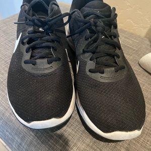 Men’s Size 11 gently used- Nike